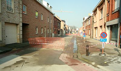 GEEN RESPECT VOOR WERKEN IN ADEGEM DORP