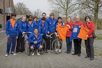 AVT SCHONK JONGE ASIELZOEKERS WIELERTOERISTENUITRUSTING