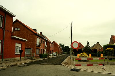 DE MOLENSTRAAT KRIJGT EEN NIEUW LAAGJE ASFALT