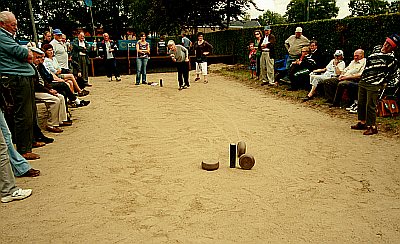 DIT JAAR GEEN WERELDKAMPIOENEN KRULBOL