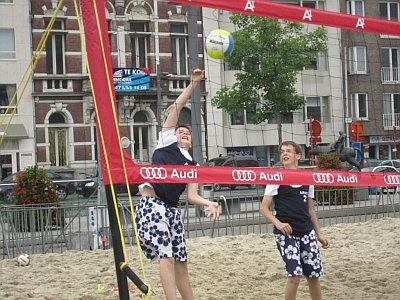 ARNO EN PEDRO OPNIEUW PROVINCIAAL BEACHVOLLEYBALKAMPIOEN