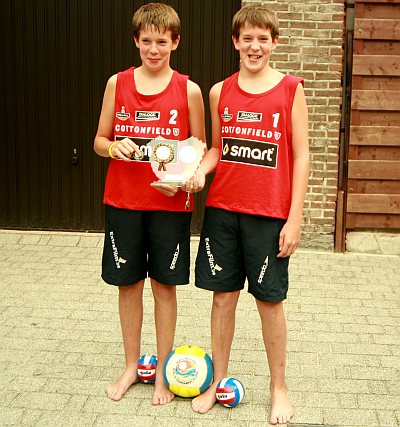 ARNO EN PEDRO OPNIEUW PROVINCIAAL BEACHVOLLEYBALKAMPIOEN