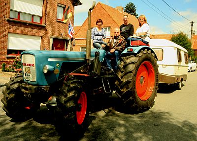 PER TRACTOR VAN WOLFSBURG NAAR MALDEGEM