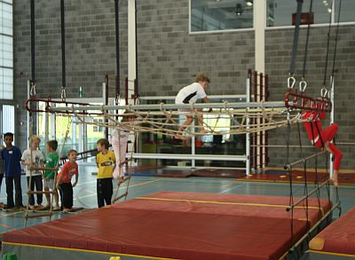 KINDEREN SPORTTEN IN DE MEOS