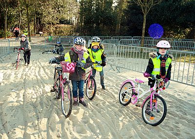 PARKCROSS EN KIDSCROSS OP BEVROREN ONDERGROND EN IN IJZIGE KOU