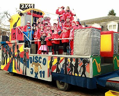 CARNAVAL IN MALDEGEM KLEURDE OOK EEN BEETJE ADEGEMS