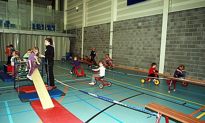 SVS LIET KLEUTERS SPELEN IN MEOS