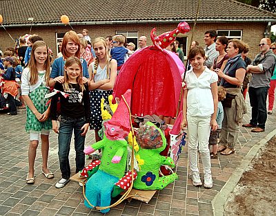 ADEGEMSE KUNSTWERK IN DE KIJKER IN DE WACKY WACKY KUMA PARADE