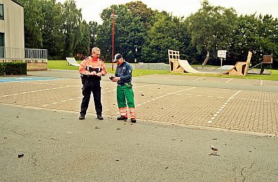 PARKING HOOGEN PAD BEZAAID MET  GLASSCHERVEN