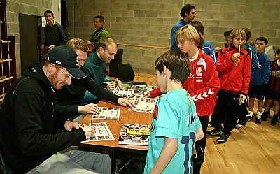 MINIVOETBALSTAGE KREEG BEZOEK VAN EERSTEKLASSERS