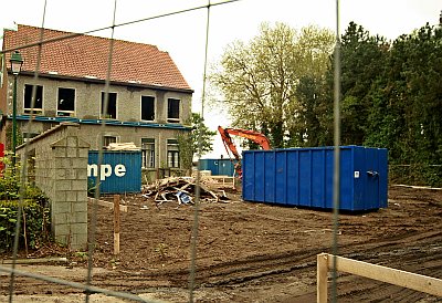 SENIOREN ONDER DE TOREN WERKEN AAN DE OUDE PASTORIJ GESTART
