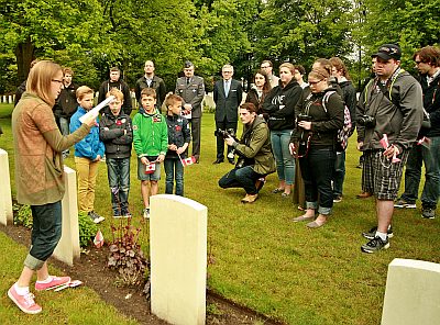 CANADESE STUDENTEN EN LEERLINGEN VAN DE SCHAKEL VERBROEDERDEN IN