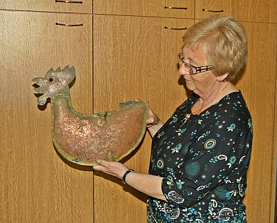 IS DE HAAN VAN DE ST ANDRIANUSKERK MET PENSIOEN ?