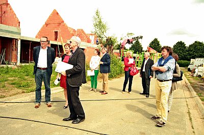 HET VOLK BOUWT NIEUWE KOOPWONINGEN IN DAPPERSBROEKELKEN