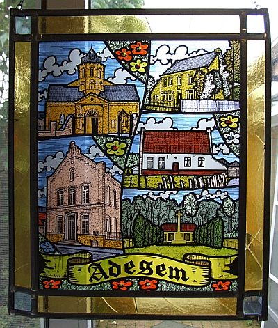 WIE KENT DE GESCHIEDENIS VAN DIT BRANDGLASRAAM ?