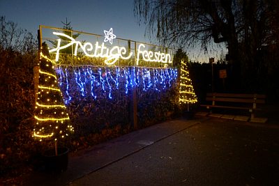 DOKTER HERREBAUTLAAN STAK ZIJN FEESTVERLICHTING AAN