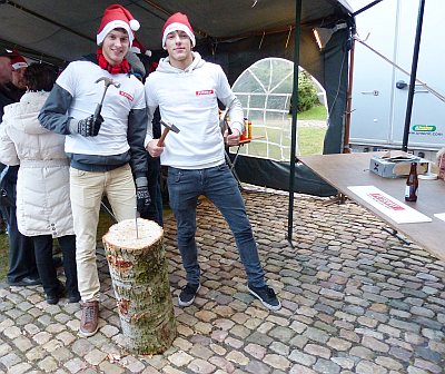 KERSTMARKT LEED ONDER DE REGEN EN DE WIND