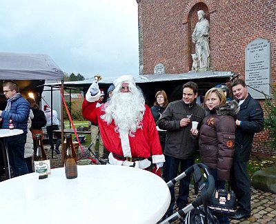 KERSTMARKT LEED ONDER DE REGEN EN DE WIND