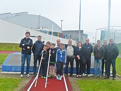 NU OOK POLSSTOKSPRINGEN IN MALDEGEM