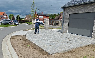 ZONDER BOUWOVERTREDING GEEN AUTO IN DE GARAGE!