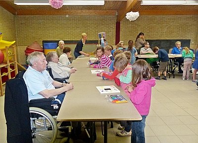 SENIOREN VAN HET WARMHOF TE GAST IN DE PAPAVER