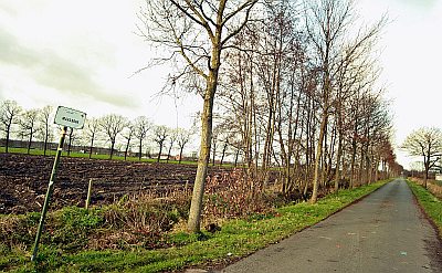 DOSSIER OVERSTROMINGSGEBIED KOMT VAN ONDER HET STOF