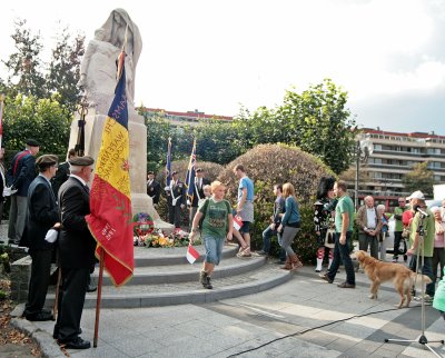 SWITCHBACK MEMORIAL MARCH EINDIGDE MET BLOEMENHULDE