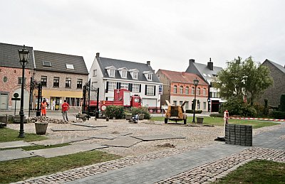 WERKEN OP HET KERKPLEIN