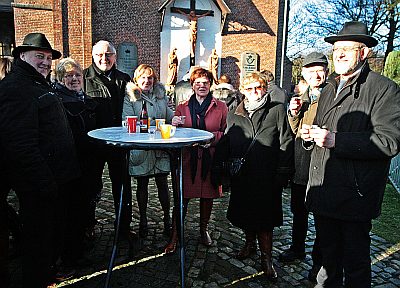 ADEGEM KLONK ONDER EEN STRALENDE ZON OP EEN VOORSPOEDIG 2015