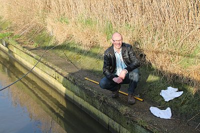 JOHAN THIENPONDT REDDE MAN UIT HET SCHIPDONKKANAAL