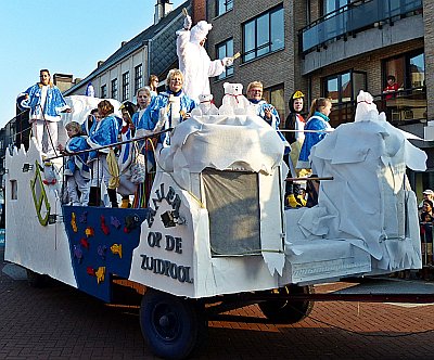 't FOLKLOORKE HAALDE ZIJN INSPIRATIE OP DE ZUIDPOOL