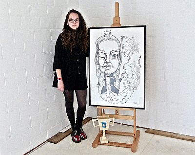 ZELFPORTRET BRENGT SARAH IN DE FINALE VAN DE KUNSTBENDE