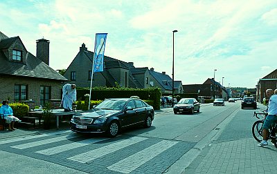 ZON EN WOLKEN TIJDENS 51ste AUTOWIJDING