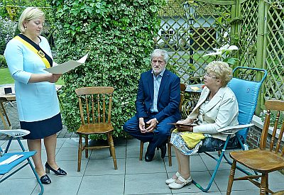 JOHAN EN MAJELLA VIERDEN HUN GOUDEN HUWELIJKSJUBILEUM