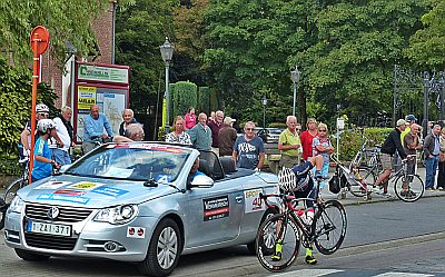 ADEGEM CENTRAAL IN OPENINGSRIT VAN DE RONDE VAN OOST VLAANDEREN