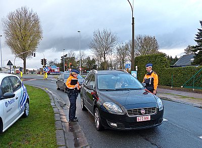 INFORMATIE EN VEEL CONTROLES TIJDENS 1DAG NIET