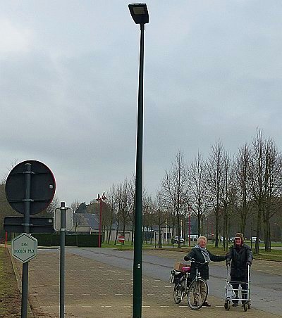 HET LICHT SCHIJNT IN DE LEKVIJVERSWEGEL