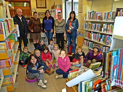 VOORLEES HALFUURTJE IN DE ADEGEMSE BIBLIOTHEEK