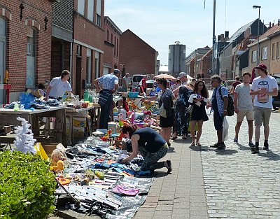 ADEGEM KERMIS STARTTE ONDER EEN STRALENDE ZON