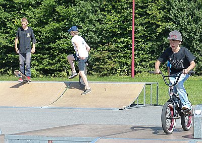 SKATE EVENT ONDER EEN STRALENDE ZON