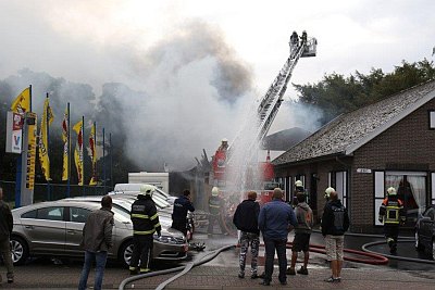 BRAND IN KLEIT DEUREN EN RAMEN DICHT IN ADEGEM