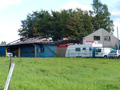 BRAND IN KLEIT DEUREN EN RAMEN DICHT IN ADEGEM