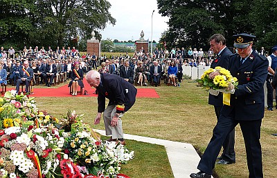 KONING FILIP WOONDE 70STE HERDENKINGSPLECHTIGHEID BIJ