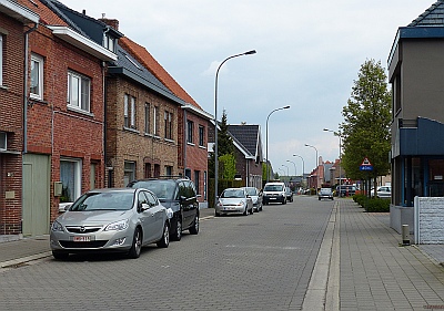 AANPASSING VAN DE VERKEERS- EN PARKEERSITUATIE IN DE CANADEZENLAAN