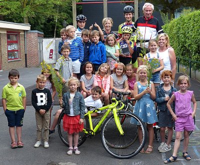 DE FIETS IN HET VERKEER STOND CENTRAAL IN DE PAPAVER