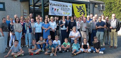 DE ZANDRING ROND DE FEESTTAFEL