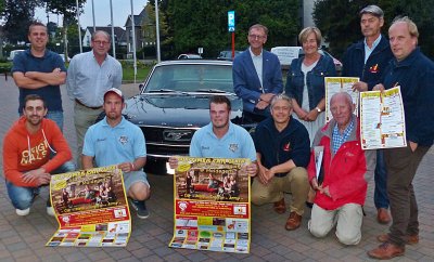 REUZEN EN OLDTIMERS BLIKVANGERS TIJDENS MALDEGEMKERMIS