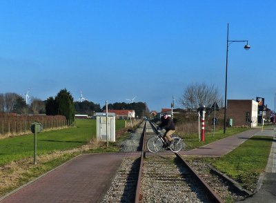 SPOORWEGOVERWEGEN MOETEN VEILIGER VOOR FIETSERS