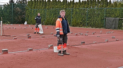 TENNISTERREINEN PAS OP 6 APRIL SPEELKLAAR