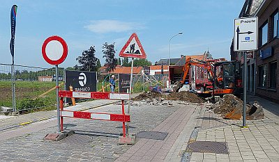 ADEGEM DORP NOG MAAR EENS AFGESLOTEN ZONDER TE VEWITTIGEN